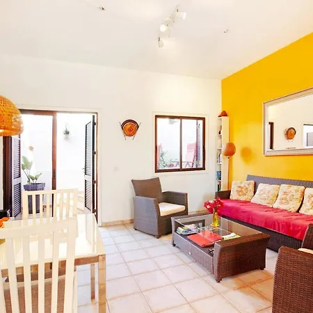 Remarkable 2-bed House In With Pool *