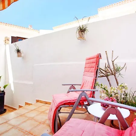 Remarkable 2-bed House In With Pool *