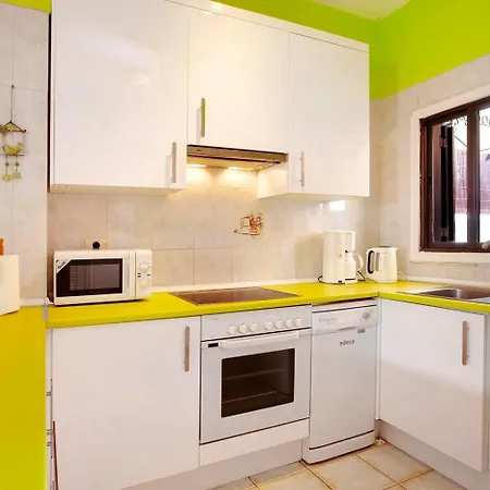 Remarkable 2-bed House In With Pool Holiday home Chayofa