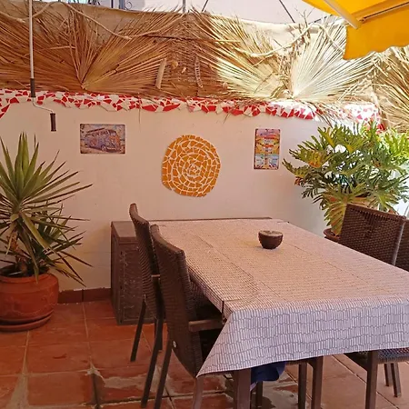 Charming House With Boho Terrace 別荘